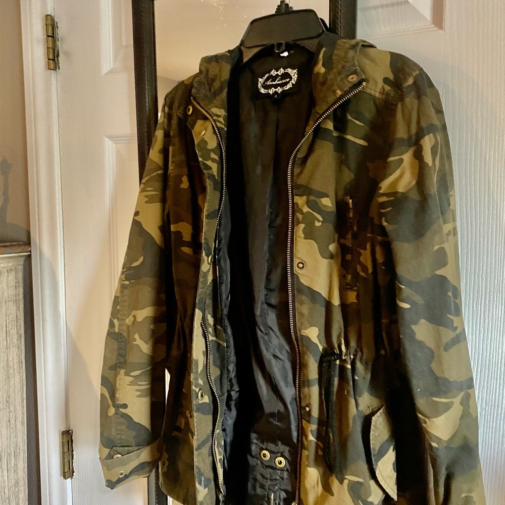 Super Cute Camo Jacket - image 1